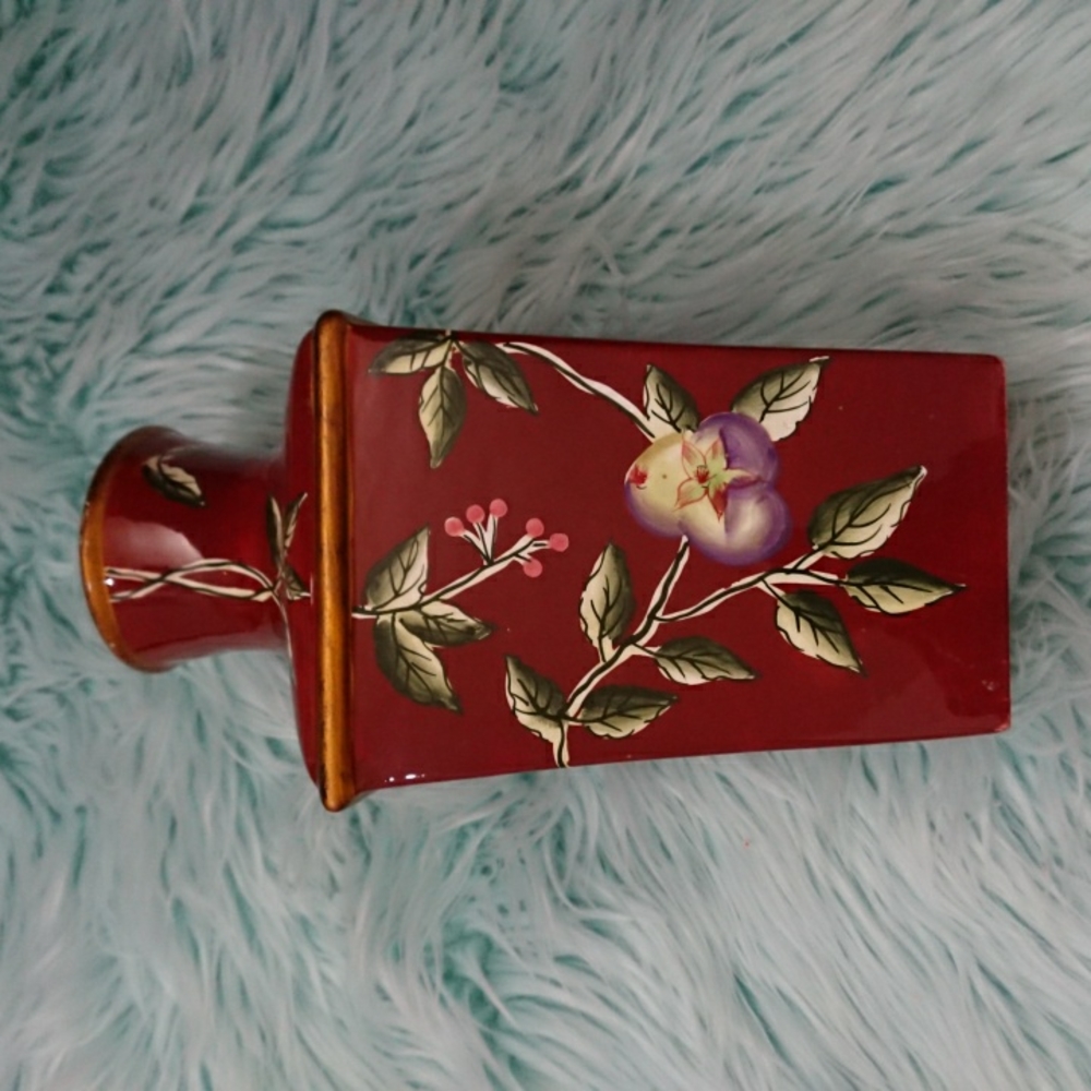 Ceramic Vase - Picture 2 of 8